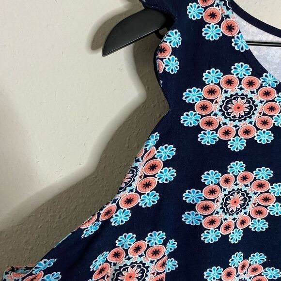 Crown & Ivy Plus Size Scallop Hem Ponte Tank Size 1X - Picture 4 of 8